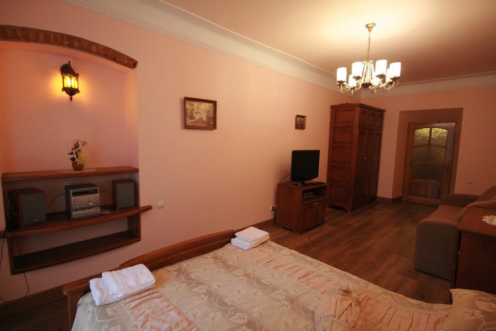 Historical Centre Apartments ลวีฟ ภายนอก รูปภาพ