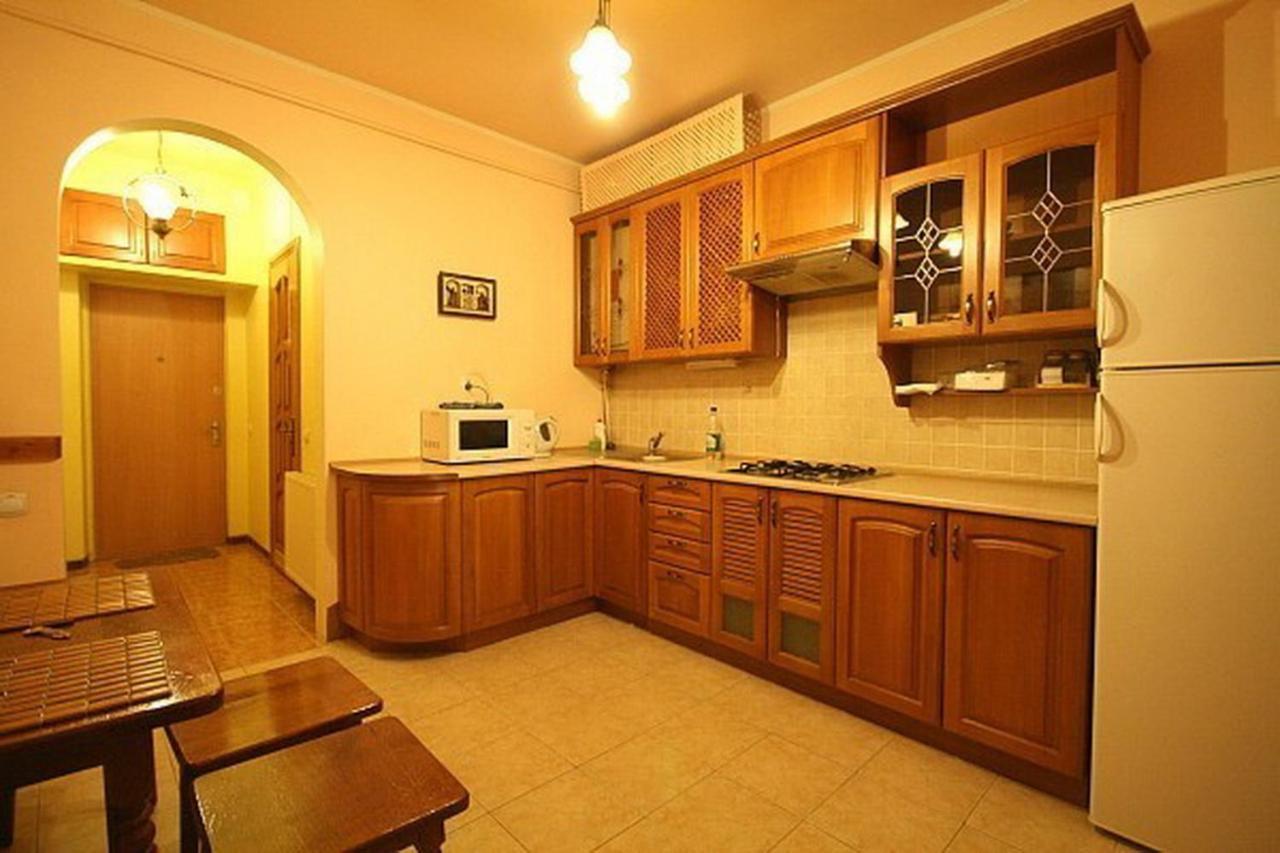 Historical Centre Apartments ลวีฟ ภายนอก รูปภาพ