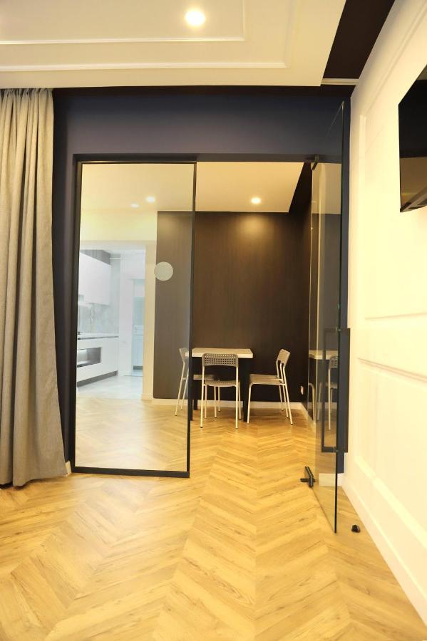 Historical Centre Apartments ลวีฟ ภายนอก รูปภาพ
