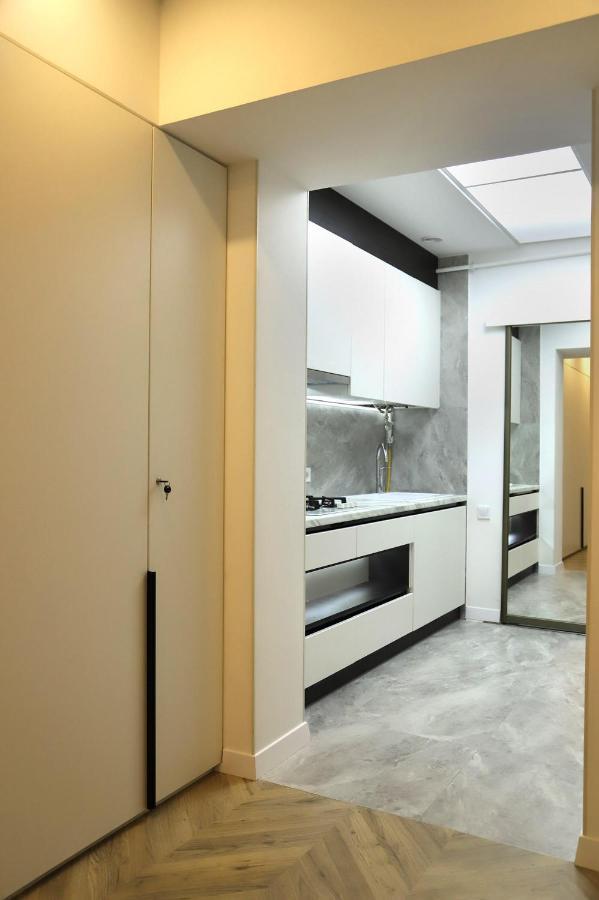 Historical Centre Apartments ลวีฟ ภายนอก รูปภาพ